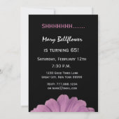 65thサプライズ誕生日ピンクかわいらしデイジーメタリック 招待状 (裏面)