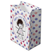 65th誕生日スティックガールオン水玉模様 ミディアムペーパーバッグ (正面アングル)