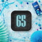 65th誕生日パーティネオンサインオンブリック ペーパープレート (パーティー)