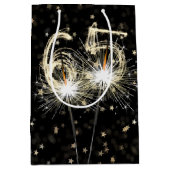 65th Birthday Sparklers on Black With Stars ミディアムペーパーバッグ (正面)