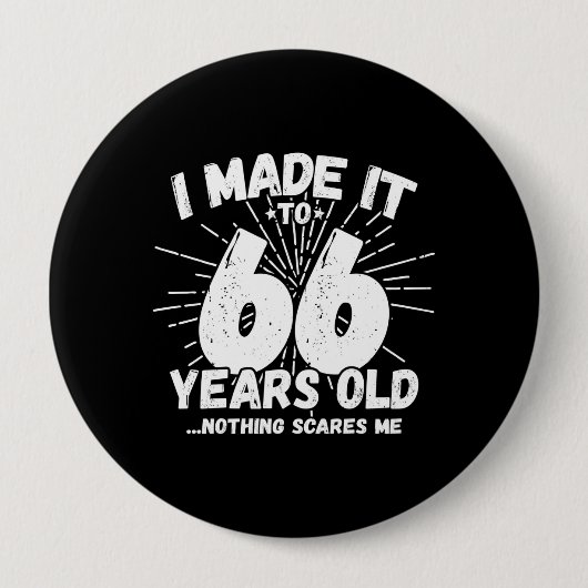 66おもしろい誕生日引用文皮肉66歳 缶バッジ (正面)