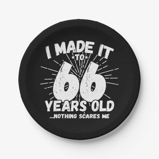66歳皮肉ミームおもしろい66誕生日 ペーパープレート (正面)