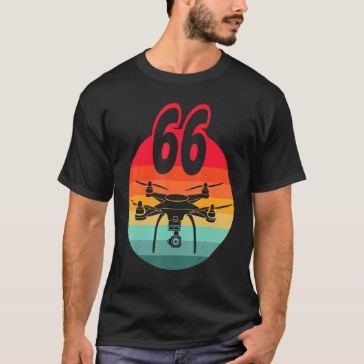 66誕生日IレトロリモコンDrone With C Tシャツ (正面)