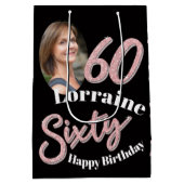 660誕生日フォトスクリプトバラピンク ミディアムペーパーバッグ (裏面)