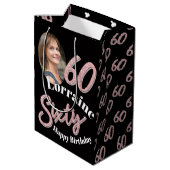 660誕生日フォトスクリプトバラピンク ミディアムペーパーバッグ (裏面アングル)