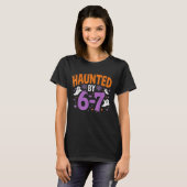 67の幽霊に悩まされる 面白いハロウィンTシャツ 6-7 ハロ Hallo Tシャツ (正面フル)