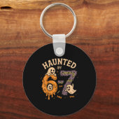 67幽霊のよく出る 6セブンミームジェネラルアルファハおもしろいロ キーホルダー (正面)