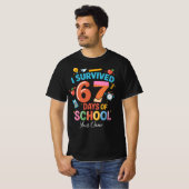 67日目の学校を乗り切った - オリジナルネーム入りパーソナライズドデザイン Tシャツ (正面フル)