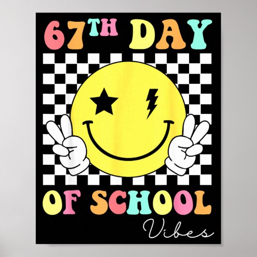 67日目の登校日 微笑み 67 六 七 メモ おもしろTシャツ メンズ ポスター (正面)