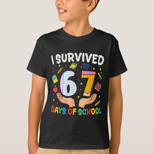 67日間の学校を生き延びた面白いミーム教師のSt Tシャツ (正面)