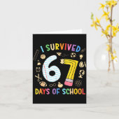 67日間の学校生活を乗り切った！おもしろ67のミーム教師 カード (黄色い花)