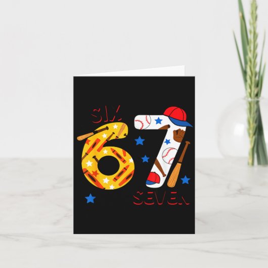 67日間の学校生活を乗り切った 笑える 6 7 野球Tシャツ カード (正面)