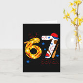 67日間の学校生活を乗り切った 笑える 6 7 野球Tシャツ カード (黄色い花)