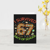 67日間の学校生活を生き抜いた！面白い67のミーム教師 カード (黄色い花)