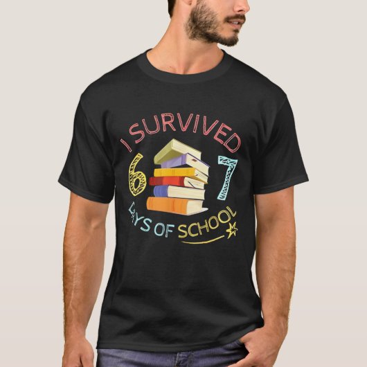 67日間学校に通ったよ おもしろ67ミーム 先生 Tシャツ (正面)