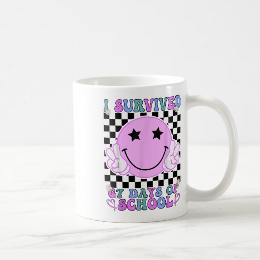 67日間学校に通ったよ 面白い67のミーム 生徒 コーヒーマグカップ (右)
