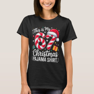 67歳のクリスマスパジャマです おかしいホリデーメメ Tシャツ