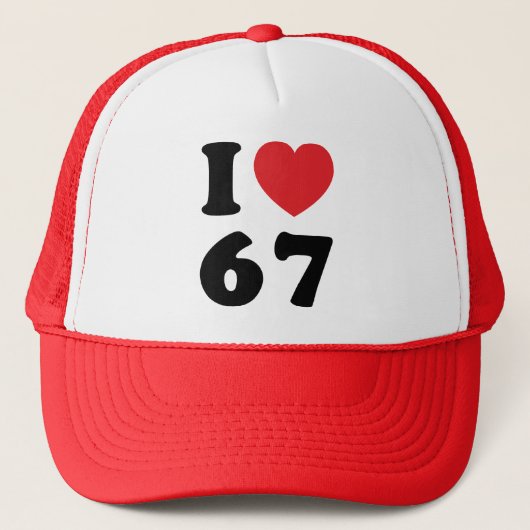67歳の誕生日おめでとう!面白いミーム キャップ (正面)