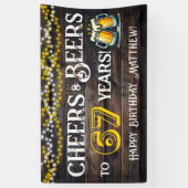 67歳の誕生日パーティーバナーを祝して乾杯とビール 横断幕 (縦)