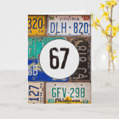 67番目のヴィンテージカードの誕生日ライセンスプレート カード (黄色い花)