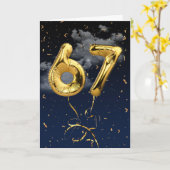 67誕生日金ゴールドマイラーバルーンと紙吹雪カード カード (黄色い花)