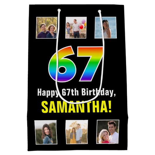 67誕生日：レインボー「67」、写真カスタムと名前 ミディアムペーパーバッグ (裏面)