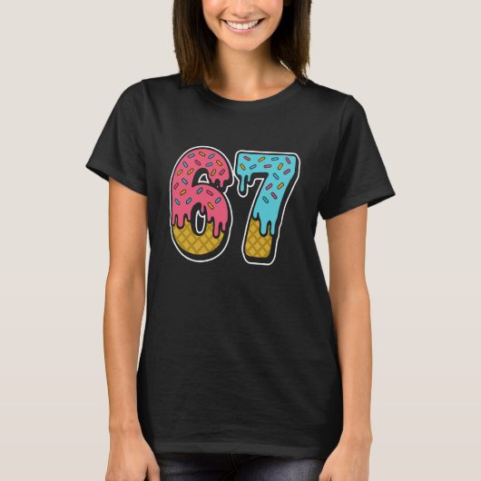 67 アイスクリーム ドリップ ミーム 面白い 六 七 Gen Alpha Tシャツ (正面)