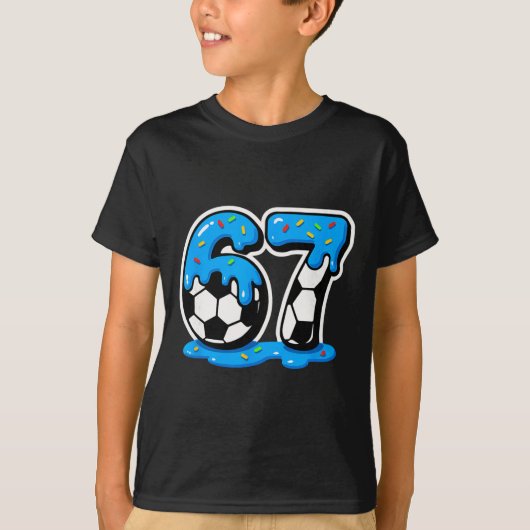 67 サッカー アイスクリーム 溶け 脳腐る ミーム Tシャツ (正面)