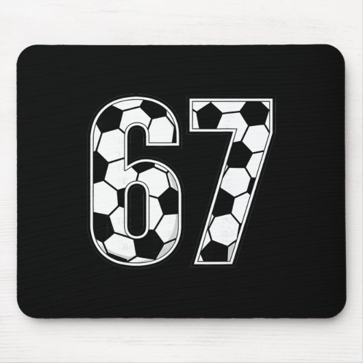 67 サッカー ナンバー 6 7 サッカー好き スポーツ マウスパッド (正面)