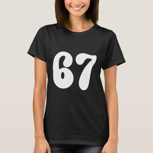 67 ナンバー 数字 6 7 ゆるい 面白い おもしろい ネタTシャツ キッズ Tシャツ (正面)