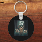 67 ミーム ラクーン 月に向かって吠える 6 7 面白い 奇妙 キーホルダー (正面)