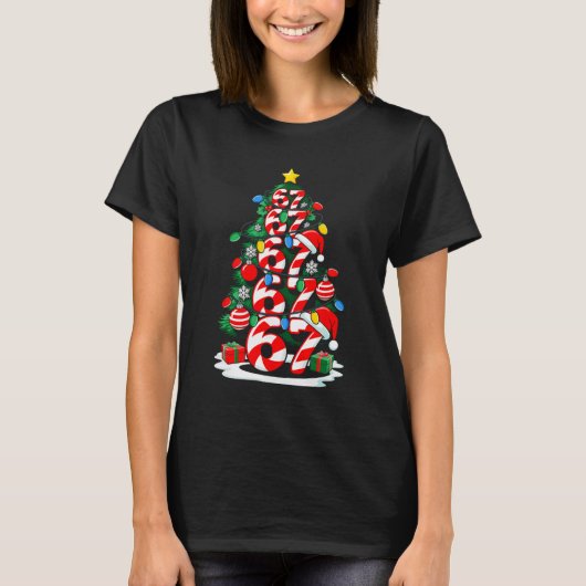 67 ミーム 楽しい 六七 クリスマスツリーライト クリスマス Tシャツ (正面)