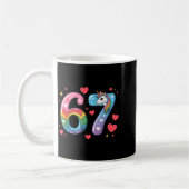 67 ミーム Tシャツ 番号 ふざけた シックス セブン 6 7 コーヒーマグカップ (左)