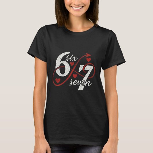 67 六 七 無限 ハート ループ バレンタイン 6 7 メモリー Tシャツ (正面)