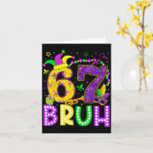 67 Bruh Mardi Gras Funny Carnival Meme Slang Gen A カード (黄色い花)
