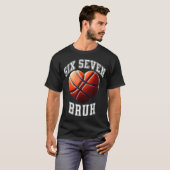 67 Bruh Meme Basketball Six Seven Heart Funny Tシャツ (正面フル)