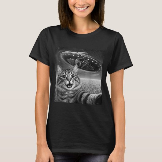 67 Cat Selfie With Alien Ufos Funny Cat Six Seven  Tシャツ (正面)