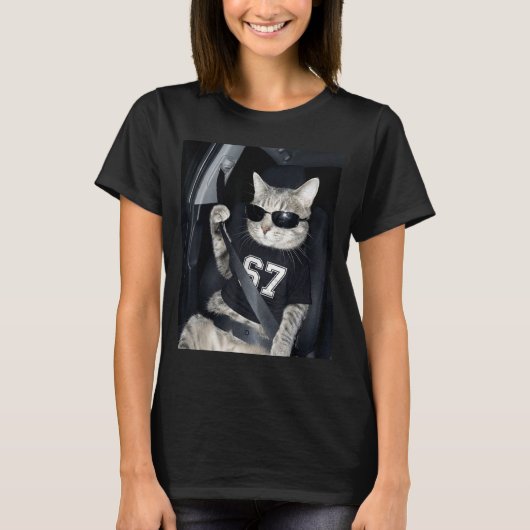 67 Cat Wearing Sungles Gen Alpha Funny Six Seven 6 Tシャツ (正面)