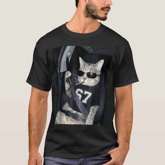 67 Cat Wearing Sungles Gen Alpha Smoking Cat  Tシャツ (正面)