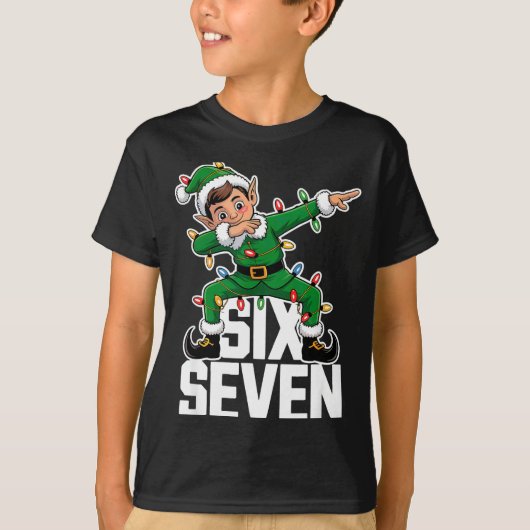 67 Christmas Six Seven 6 7 Meme Funny Dabbing Elf  Tシャツ (正面)