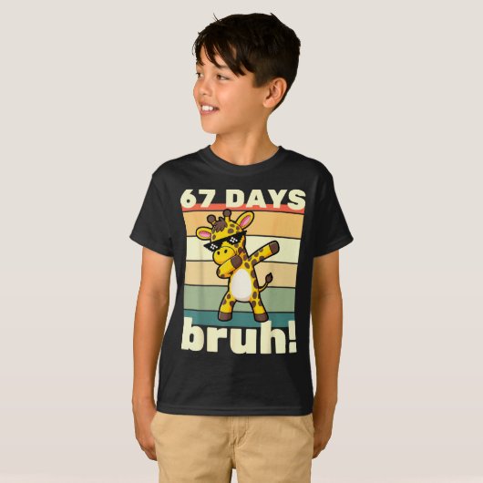 67 Days Of School Bruh Funny Meme Boys Kids Dabbin Tシャツ (正面フル)