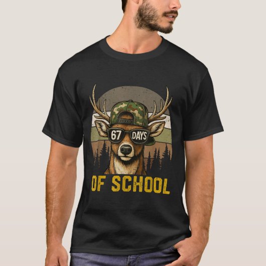 67 Days Of School Deer Hunting Boy Camo Boy Girl T Tシャツ (正面)