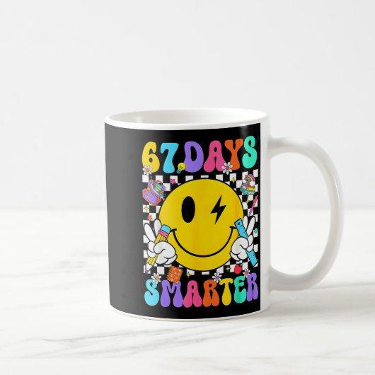 67 Days Of School Smile Face 67 Days Smarter Teach コーヒーマグカップ (右)