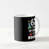67 Days Of School That Rocked  コーヒーマグカップ (正面右)
