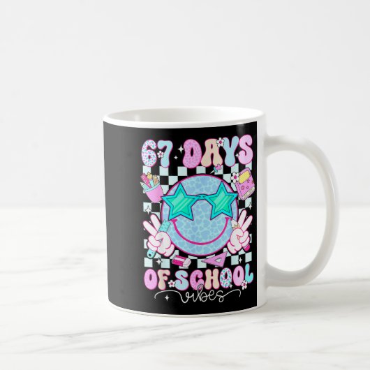 67 Days Of School Vibes Meme 100th Day Of School S コーヒーマグカップ (右)