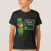 67 Funny St Patricks Day Math Teacher Meme Six Sev Tシャツ (正面)