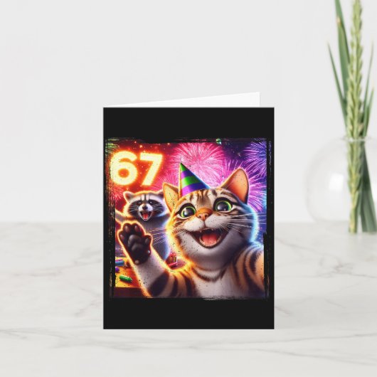 67 Meme Cat Raccoon New Year Selfie Funny Birthday カード (正面)