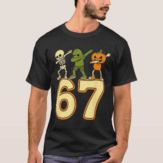 67 Meme Funny Halloween Numbers Six Seven Men Wome Tシャツ (正面)