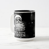 67 Meme Funny Santa Says Six Seven Christmas ツートーンマグカップ (正面左)