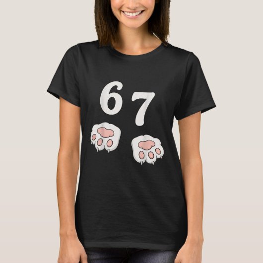 67 Meme Six Seven 6 7 Shirt Meme Funny Cat 67  Tシャツ (正面)